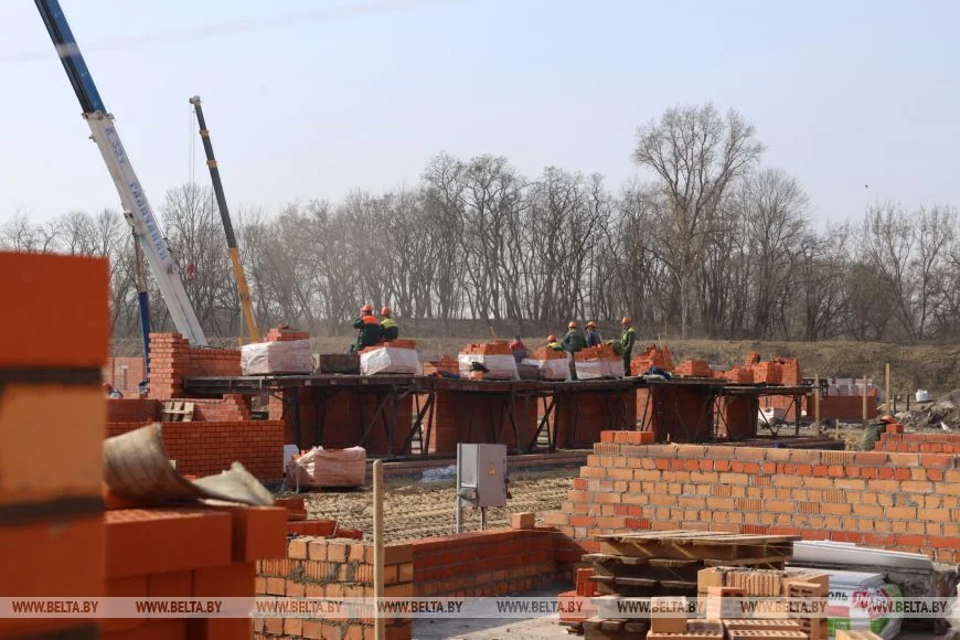 Рассказываем, что строят в Брестской крепости