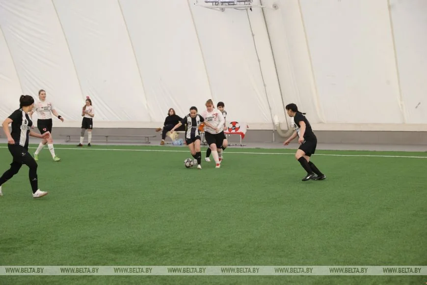В Бресте впервые проходит международный турнир по футболу среди мам — фоторепортаж