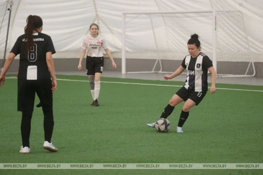 В Бресте впервые проходит международный турнир по футболу среди мам — фоторепортаж