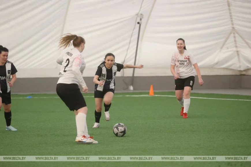В Бресте впервые проходит международный турнир по футболу среди мам — фоторепортаж