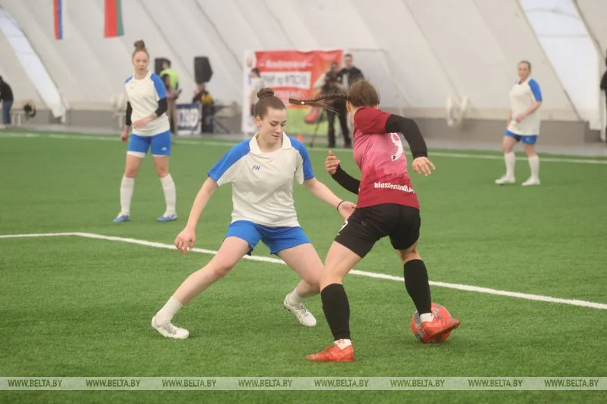 В Бресте впервые проходит международный турнир по футболу среди мам — фоторепортаж