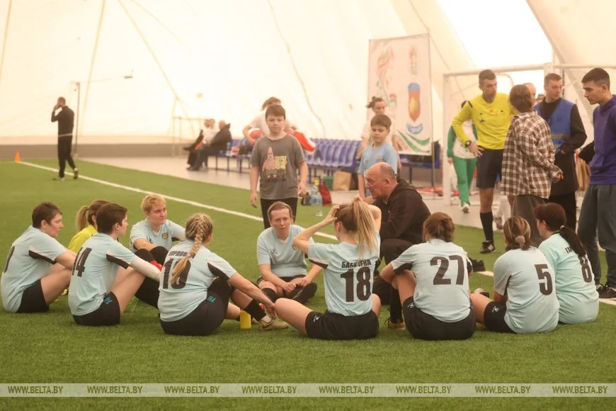 В Бресте впервые проходит международный турнир по футболу среди мам — фоторепортаж