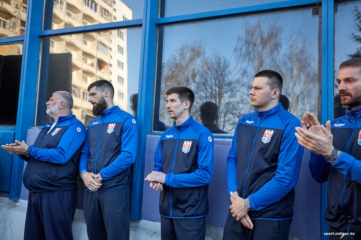 В Беларуси простились с известным гандбольным тренером Эдуардом Кокшаровым