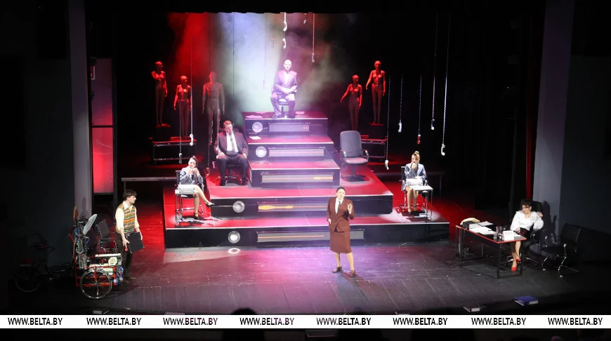 Брестский академический театр драмы представил премьеру «Мудромер»