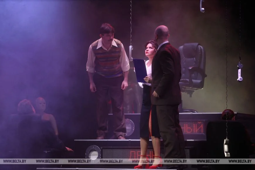 Брестский академический театр драмы представил премьеру «Мудромер»
