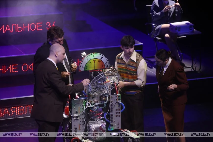 Брестский академический театр драмы представил премьеру «Мудромер»