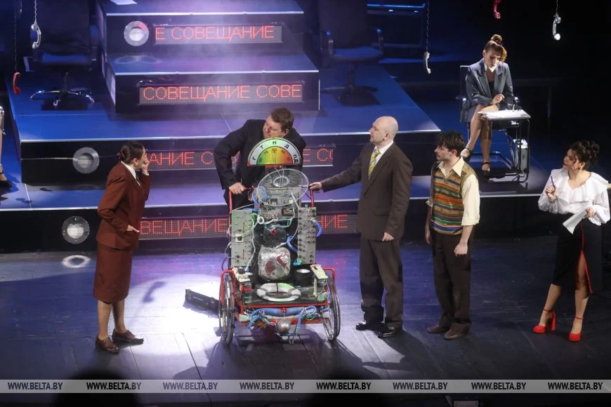 Брестский академический театр драмы представил премьеру «Мудромер»