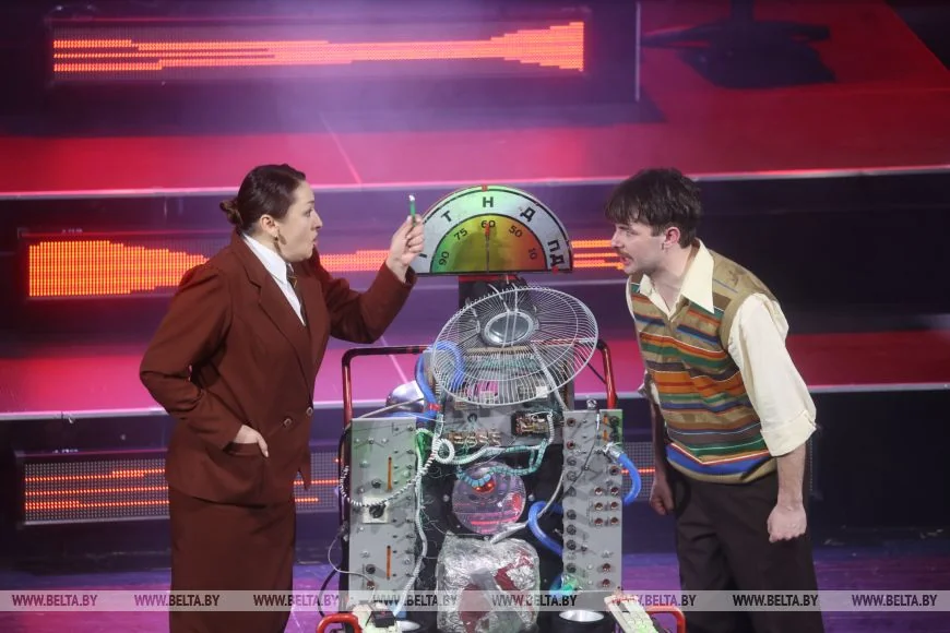 Брестский академический театр драмы представил премьеру «Мудромер»