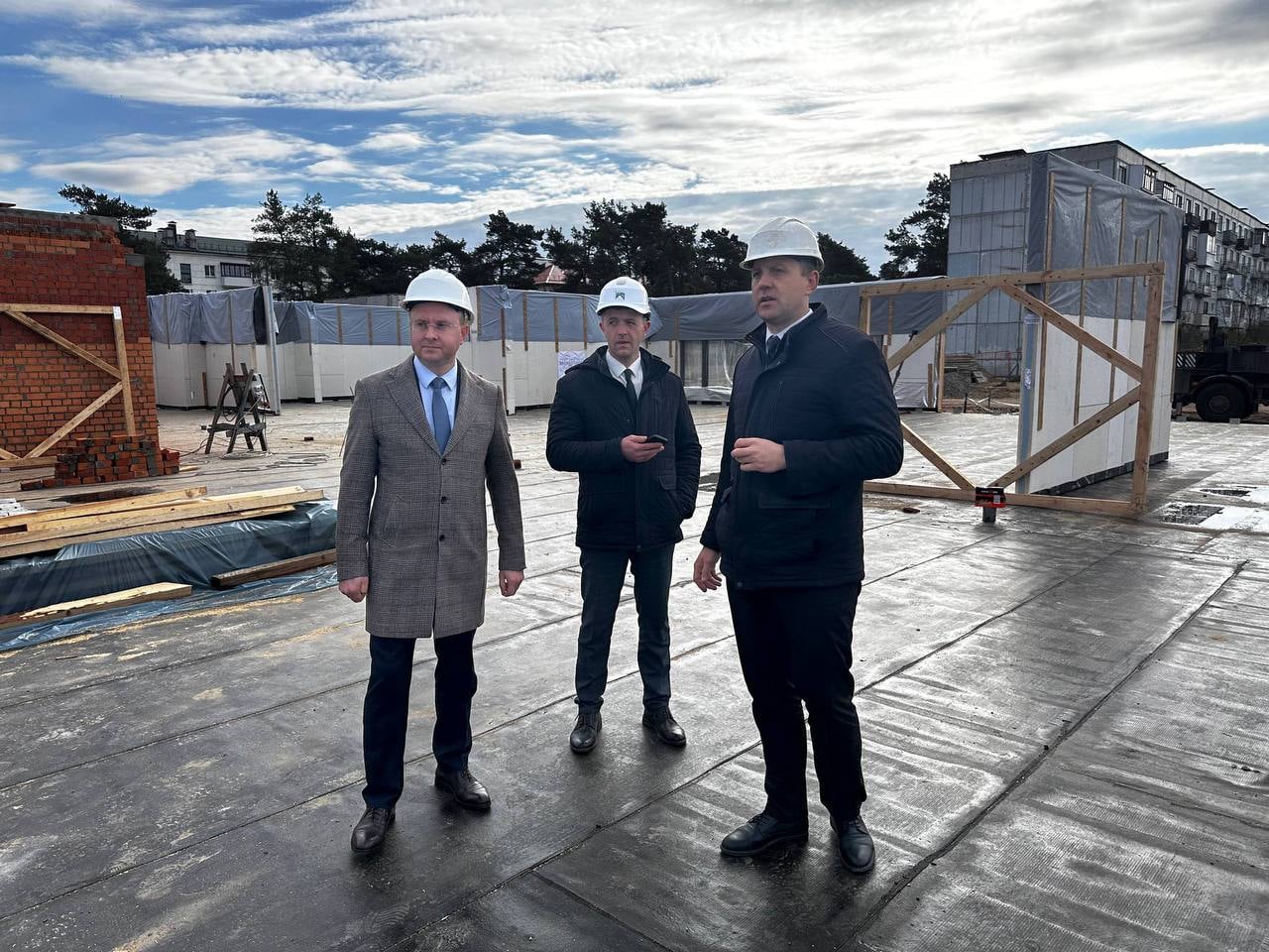 В Бресте выполнили просьбу жителей и улучшили двор