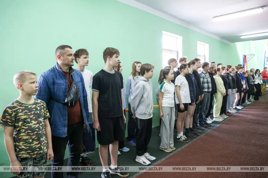 В Бресте проходит первенство города по подъему по штурмовой лестнице