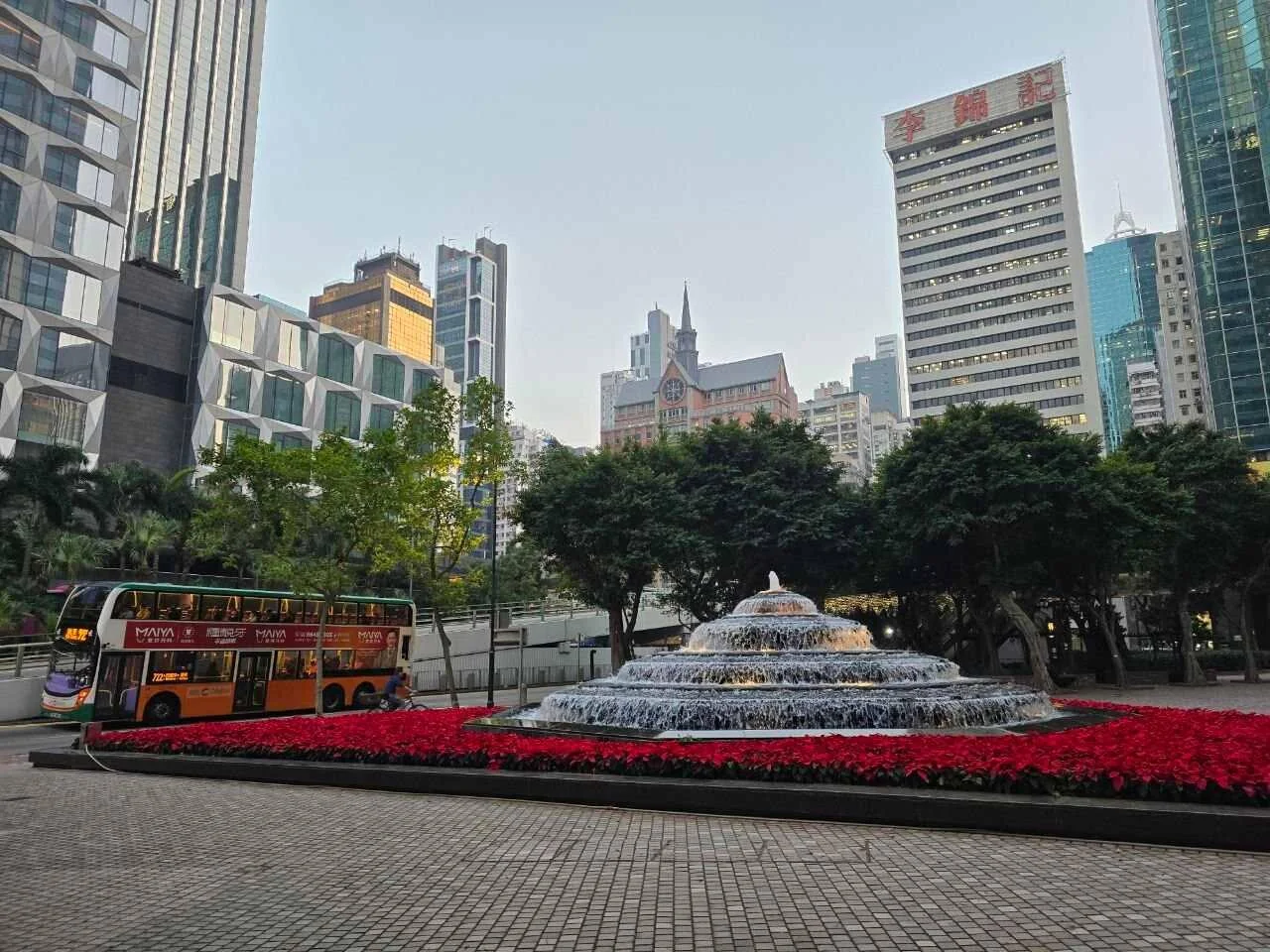 Комната с плесенью за  loading=