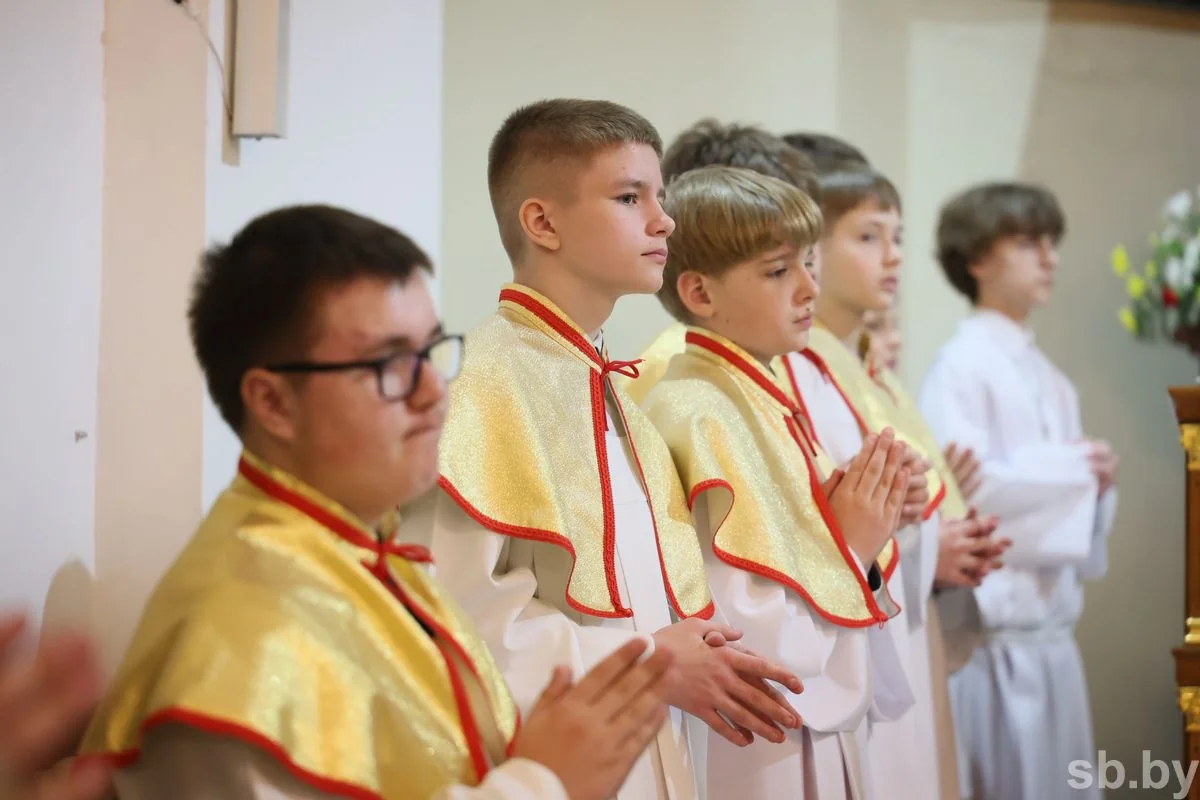 В Бресте прошло пасхальное богослужение — фоторепортаж