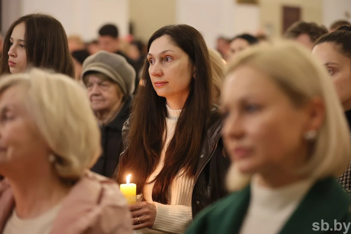 В Бресте прошло пасхальное богослужение — фоторепортаж
