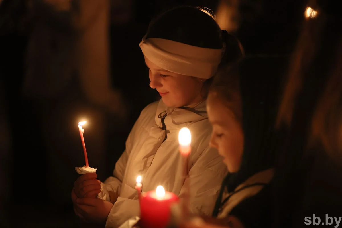В Бресте прошло пасхальное богослужение — фоторепортаж