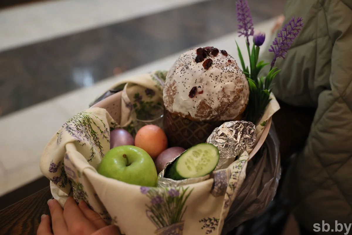 В Бресте прошло пасхальное богослужение — фоторепортаж