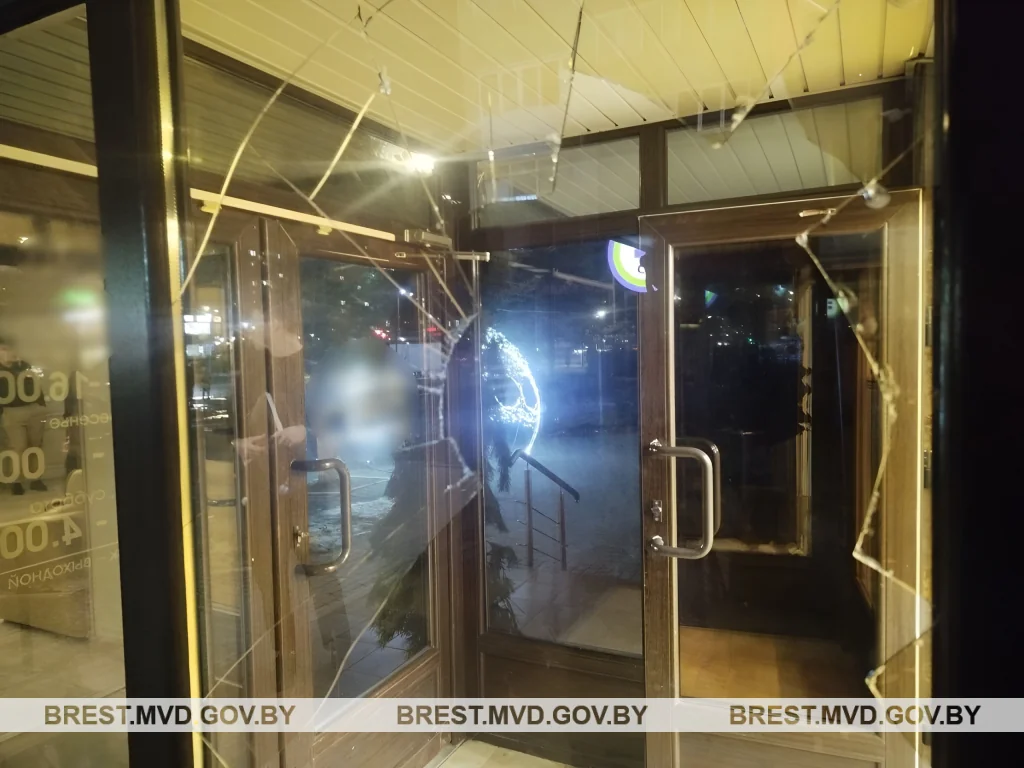 Пинчанин устроил дебош в ресторане