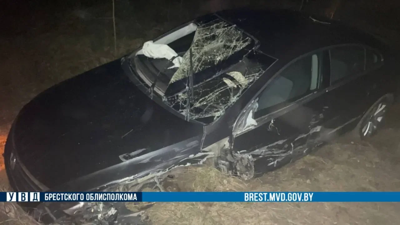Обгон закончился аварией: три автомобиля столкнулись под Брестом