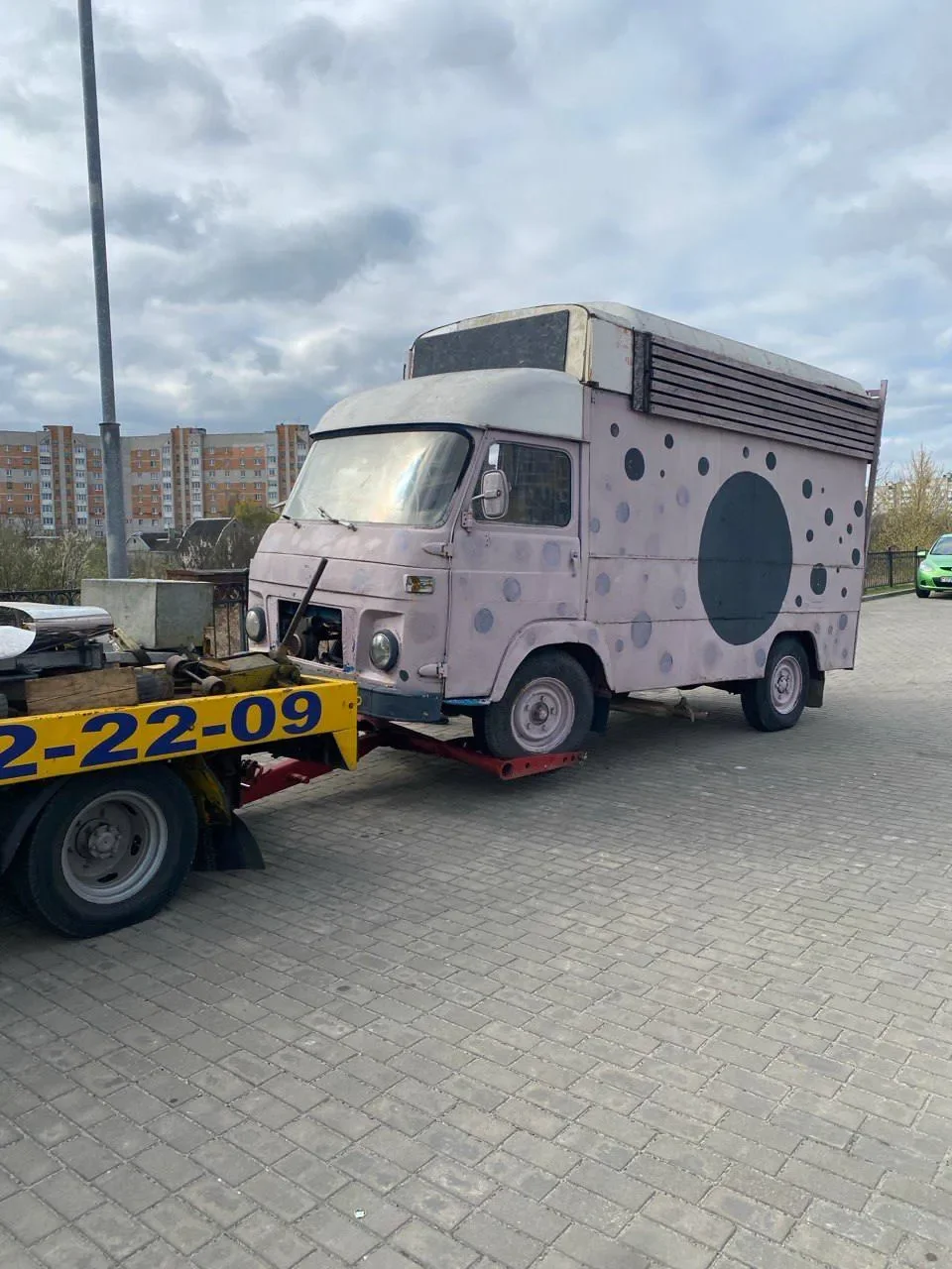 В Бресте продолжают вывоз брошенных автомобилей — зачем это делается