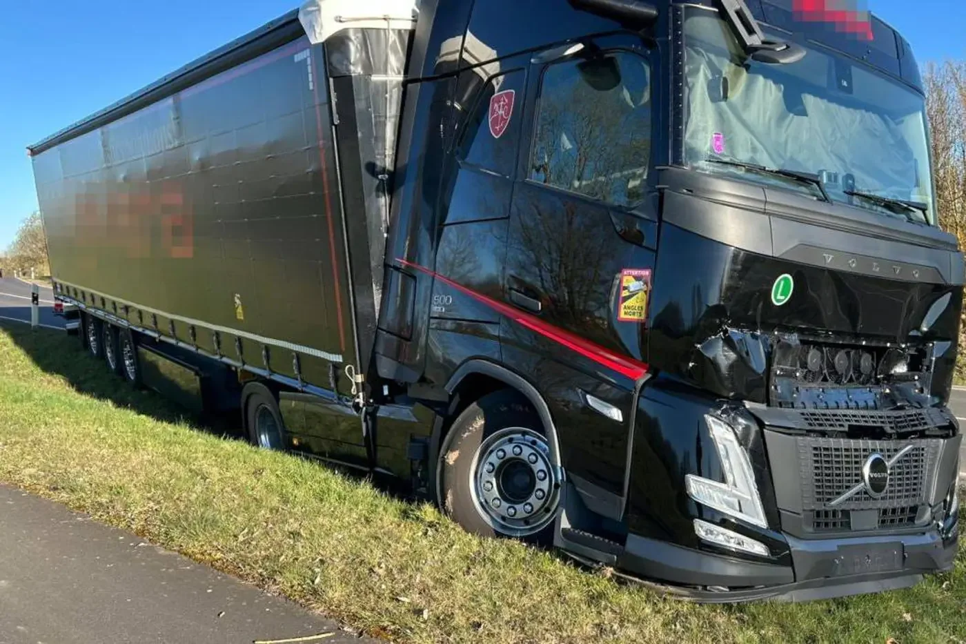 Белорус забаррикадировался в кабине грузовика в Германии: чего опасался?