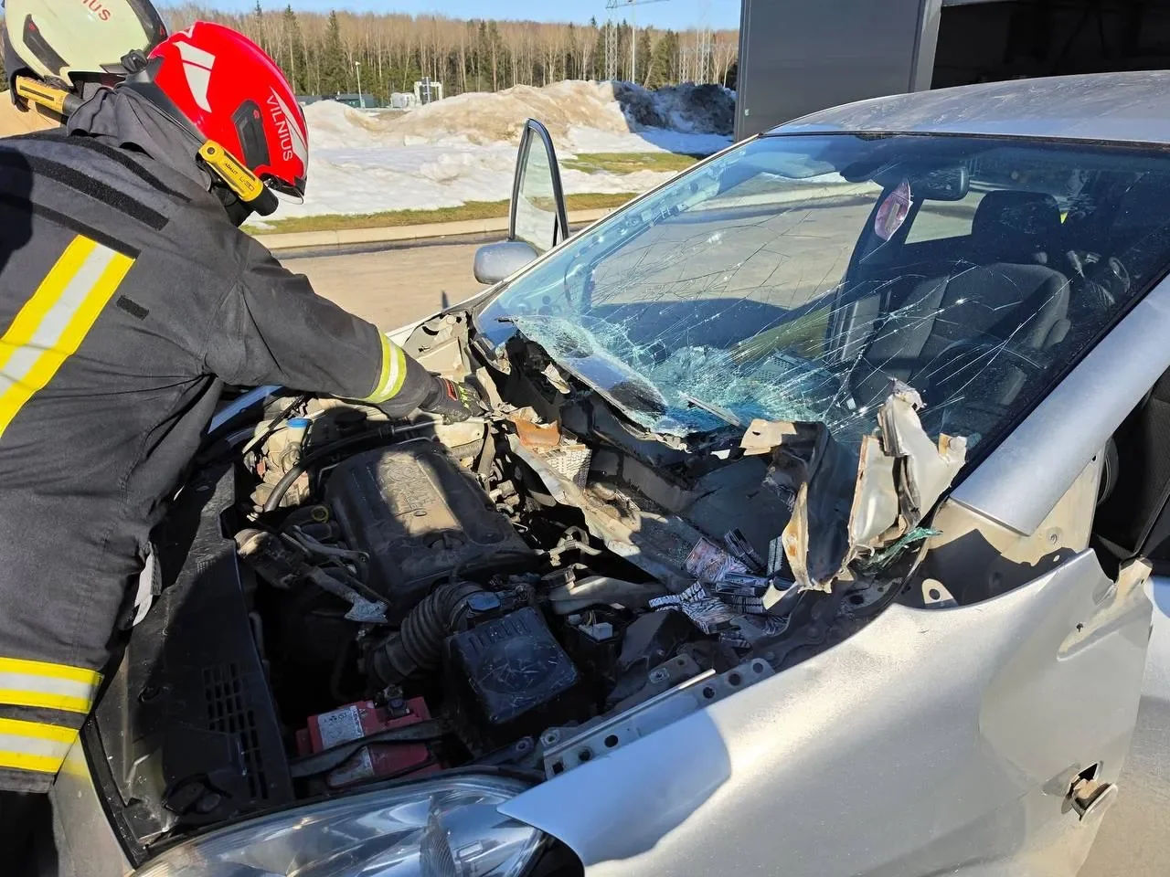 Авто пришлось разрезать, чтобы достать спрятанное — что нашли внутри