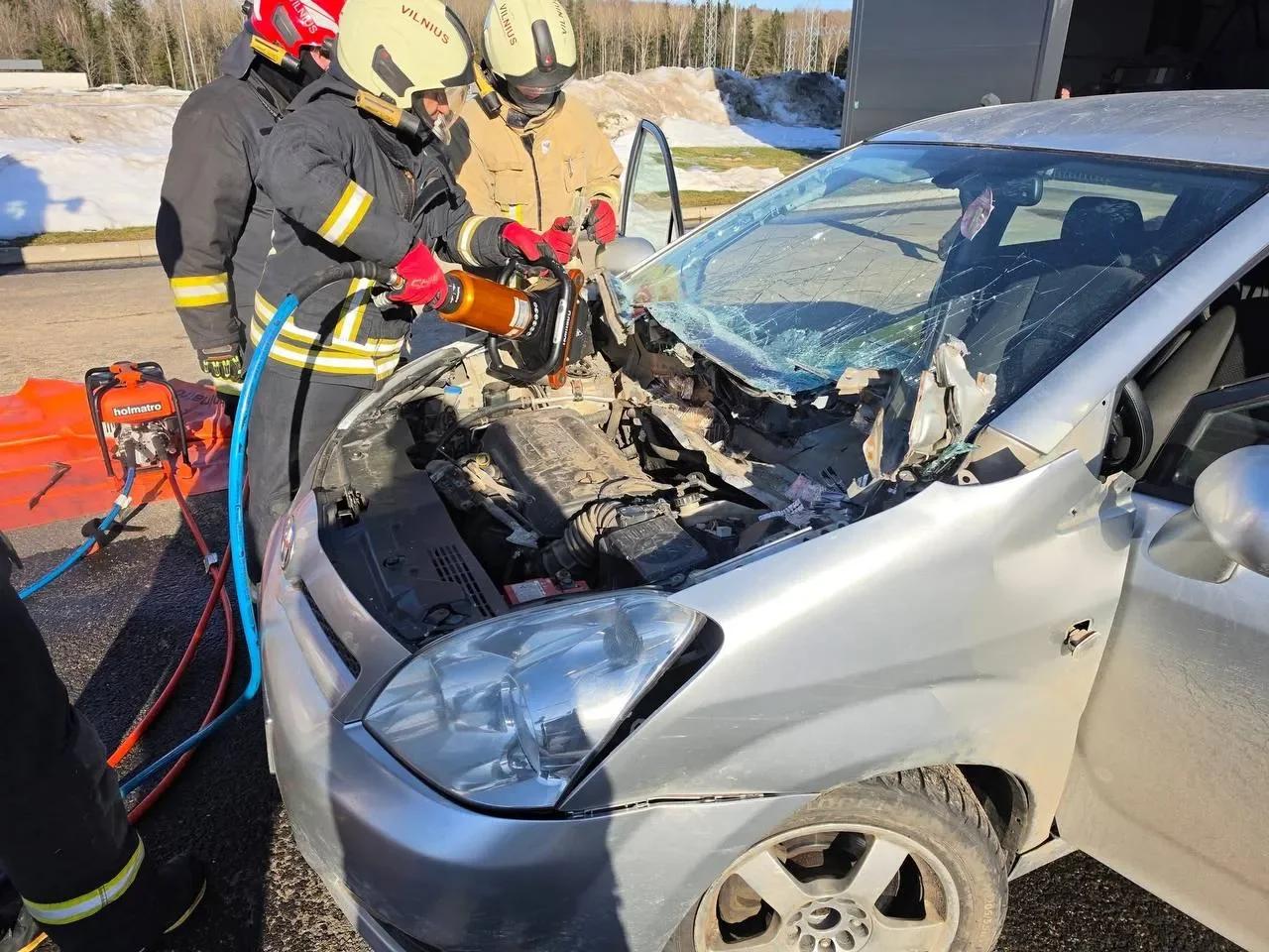 Авто пришлось разрезать, чтобы достать спрятанное — что нашли внутри