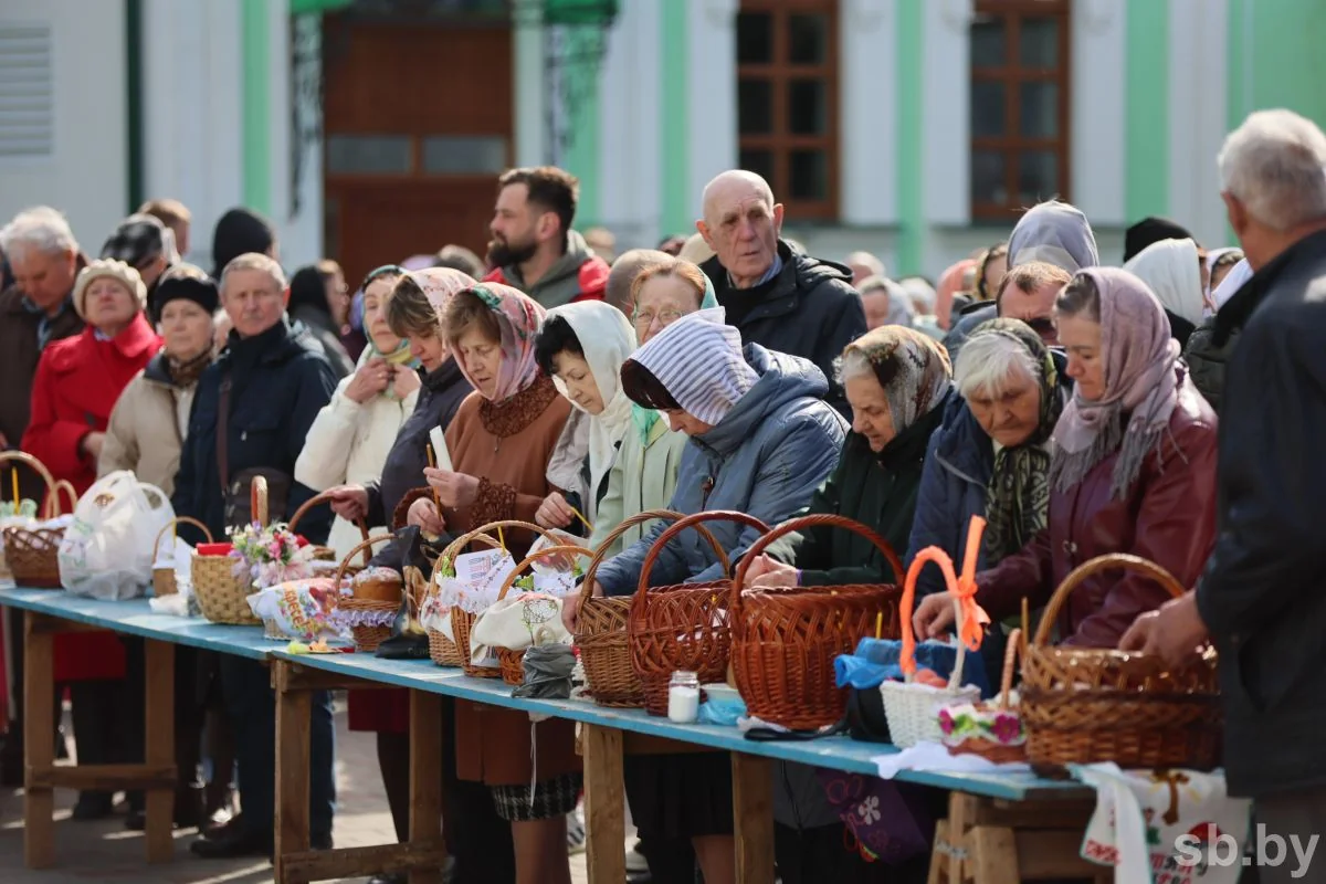 Православные Бреста отмечают Великую субботу — фоторепортаж