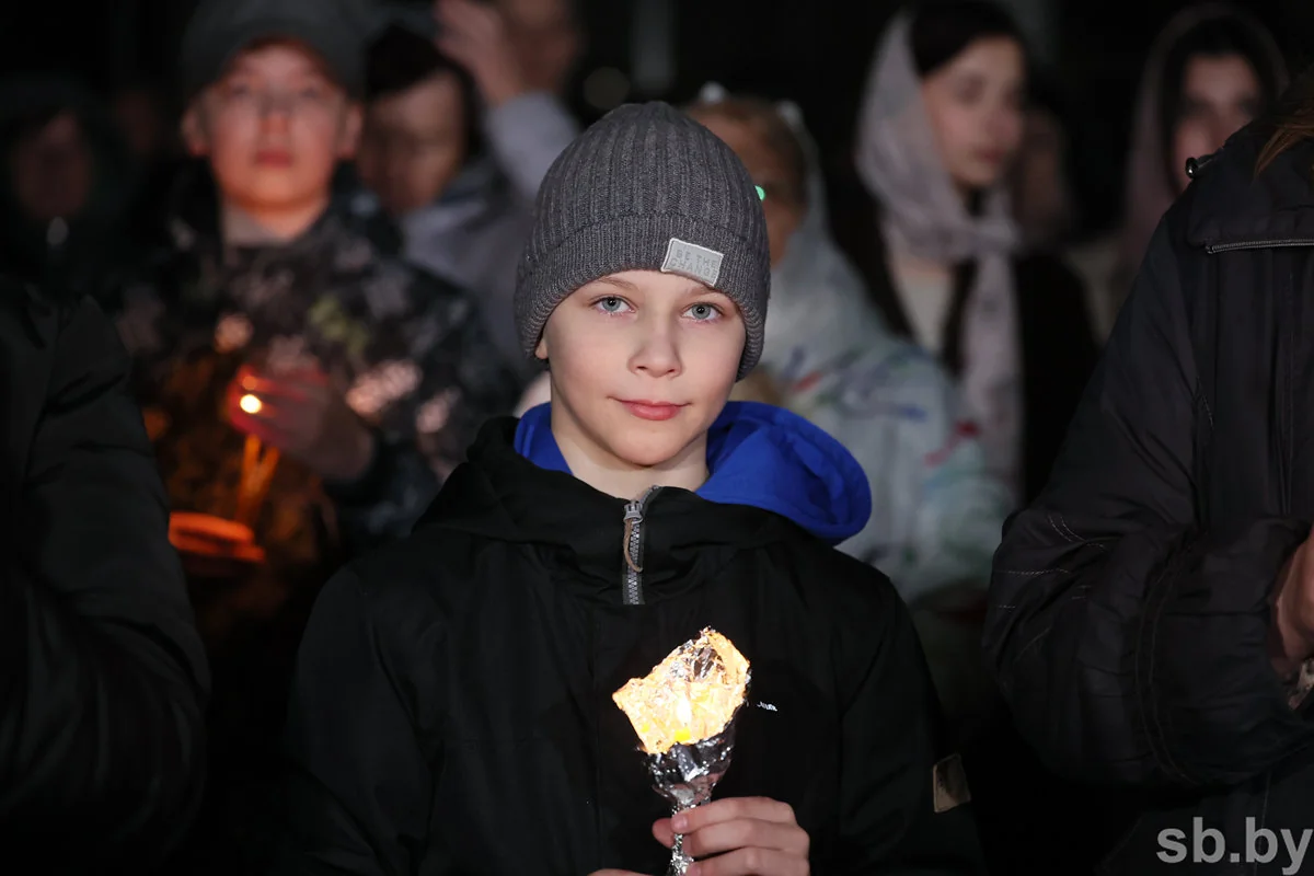В Бресте прошло пасхальное богослужение — фоторепортаж