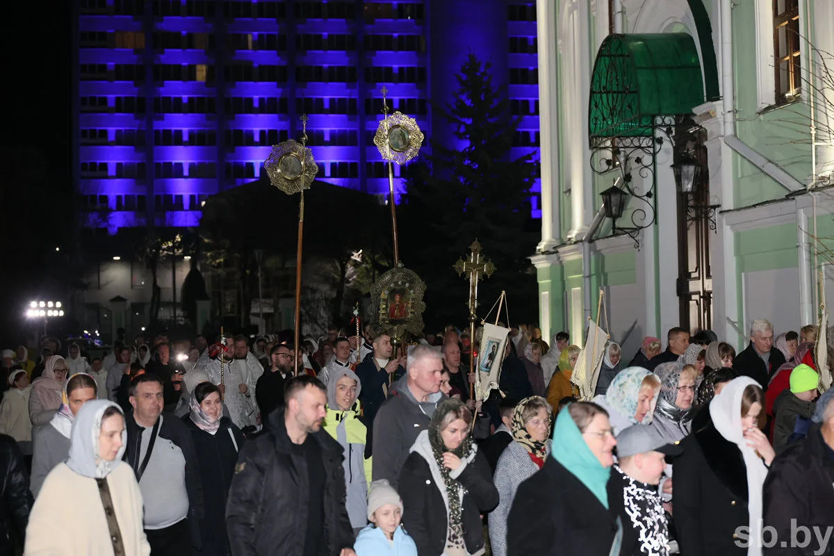 В Бресте прошло пасхальное богослужение — фоторепортаж