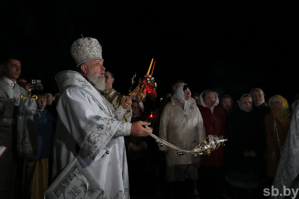 В Бресте прошло пасхальное богослужение — фоторепортаж