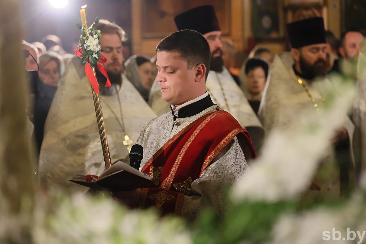 В Бресте прошло пасхальное богослужение — фоторепортаж