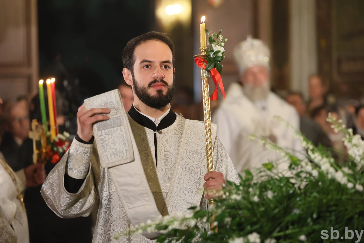 В Бресте прошло пасхальное богослужение — фоторепортаж