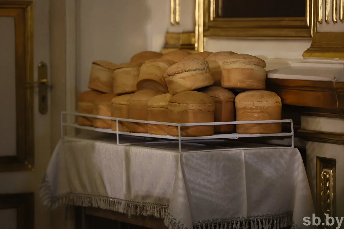 В Бресте прошло пасхальное богослужение — фоторепортаж