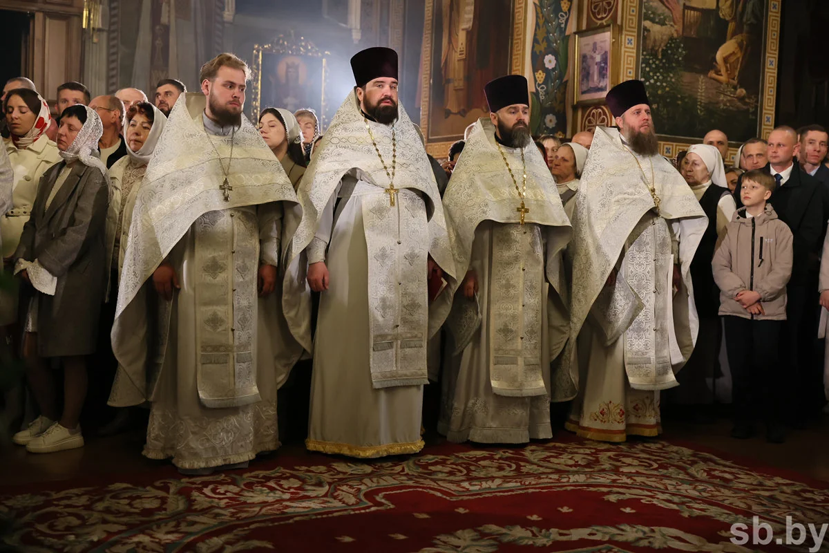 В Бресте прошло пасхальное богослужение — фоторепортаж