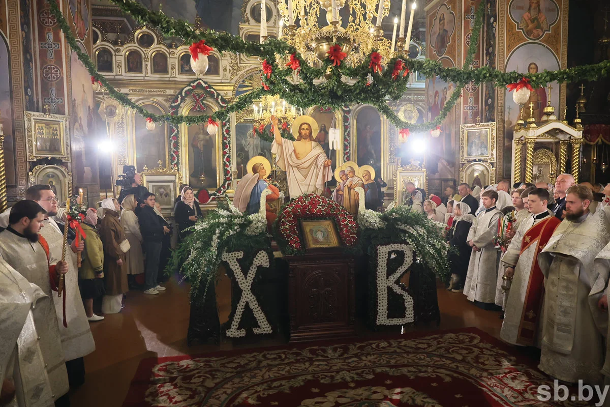 В Бресте прошло пасхальное богослужение — фоторепортаж