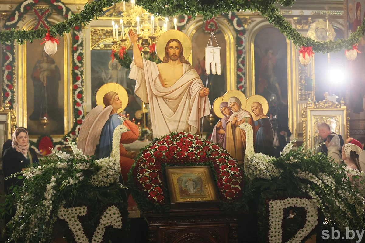 В Бресте прошло пасхальное богослужение — фоторепортаж
