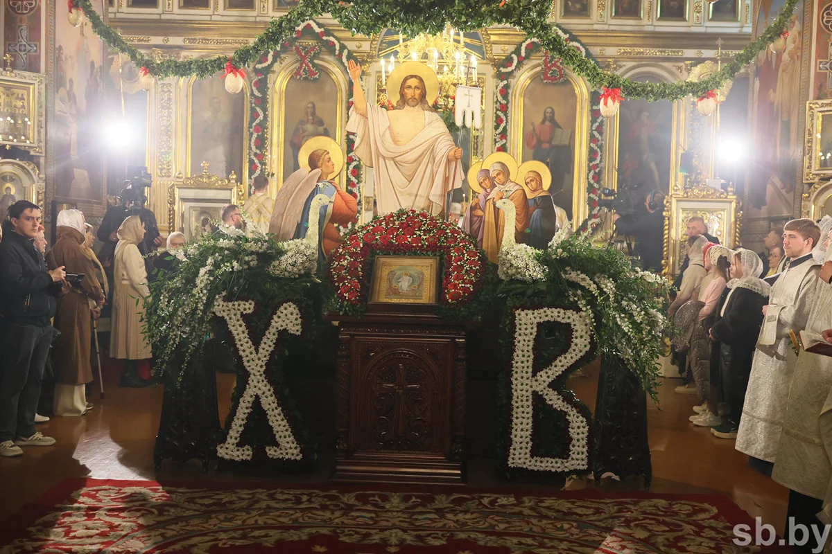 В Бресте прошло пасхальное богослужение — фоторепортаж