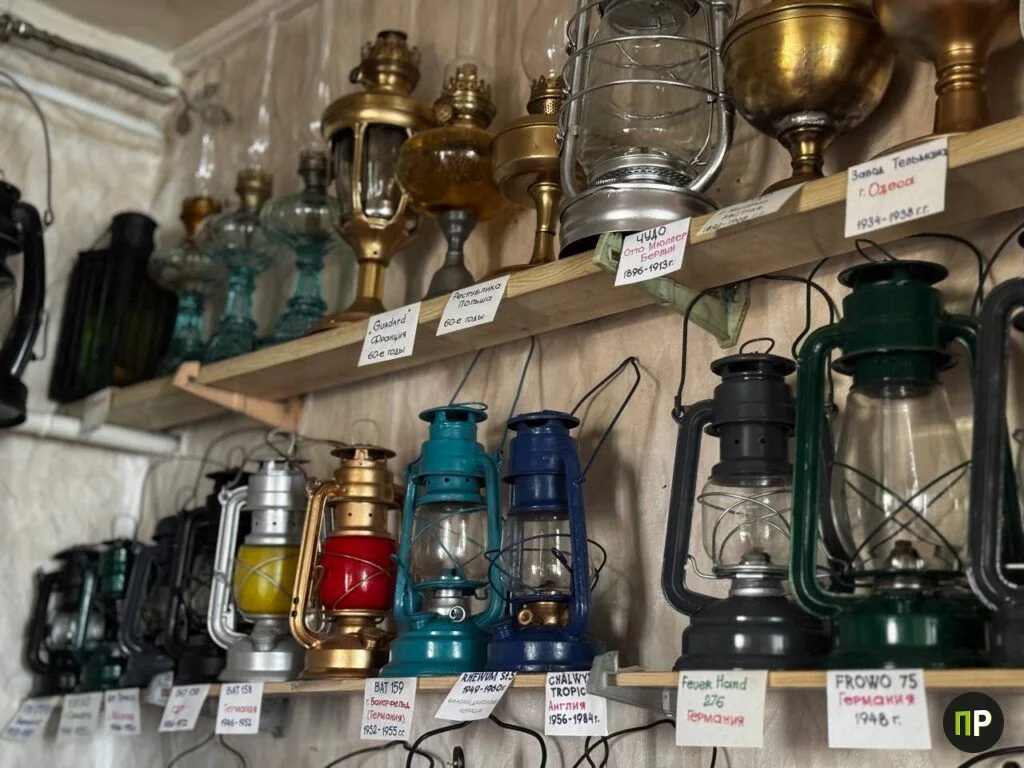 Белорус превратил собственный дом в музей керосиновых ламп: посмотрите
