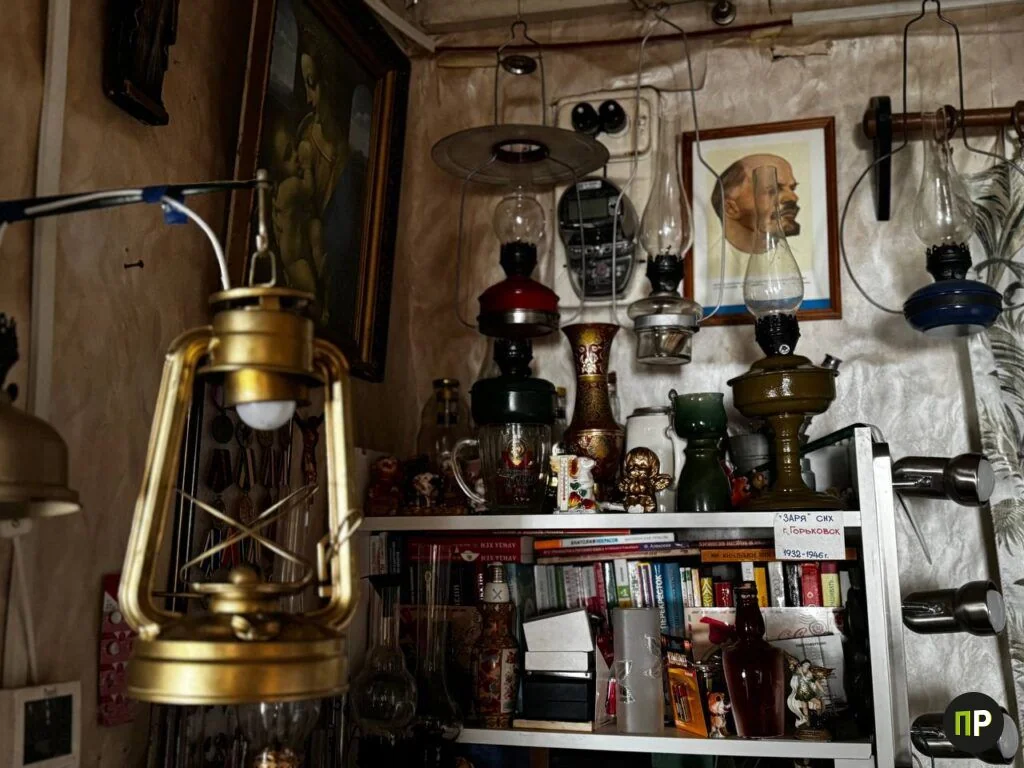 Белорус превратил собственный дом в музей керосиновых ламп: посмотрите