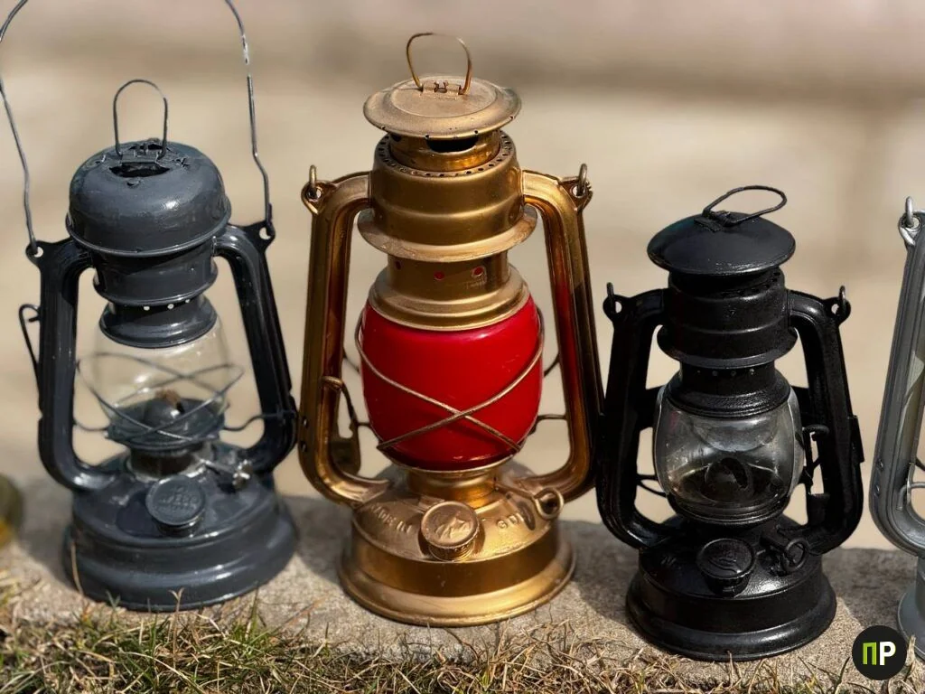 Белорус превратил собственный дом в музей керосиновых ламп: посмотрите