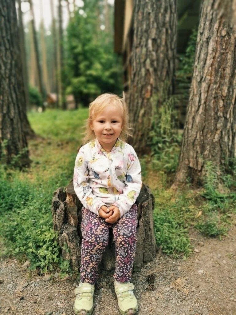 Беременность в 17, колледж, работа: как девушка из Беларуси справилась с ранним материнством