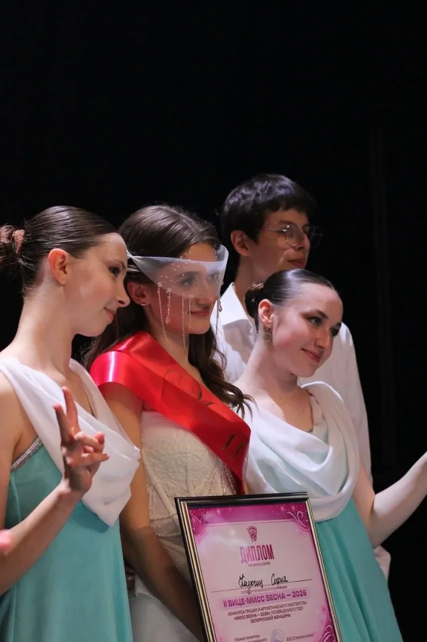 10 школьниц боролись за титул «Мисс Весна» в Бресте — вот кто победил