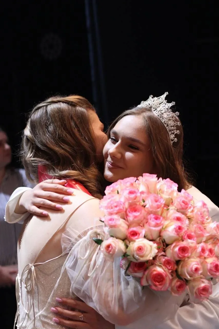 10 школьниц боролись за титул «Мисс Весна» в Бресте — вот кто победил