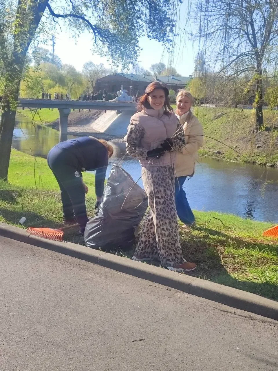 Брестчан вышли на республиканский субботник — фоторепортаж