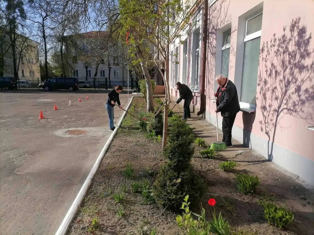 Брестчан вышли на республиканский субботник — фоторепортаж