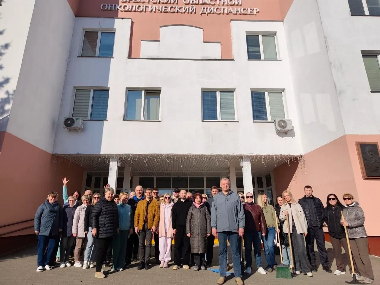 Брестчан вышли на республиканский субботник — фоторепортаж