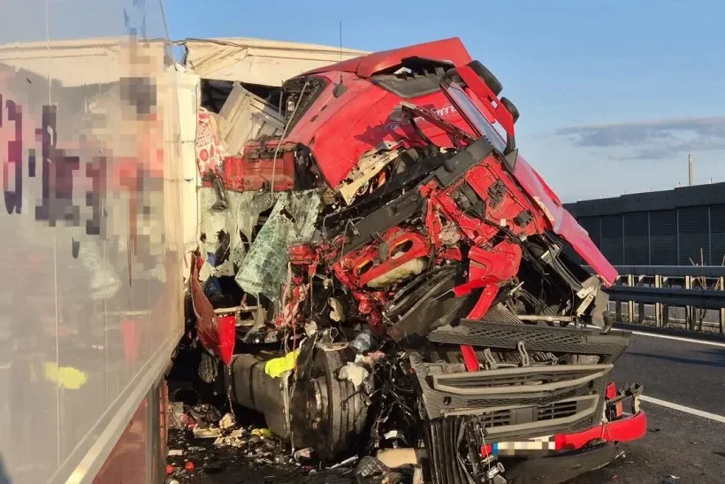 В Германии белорус погиб в аварии — его выбросило из кабины фуры