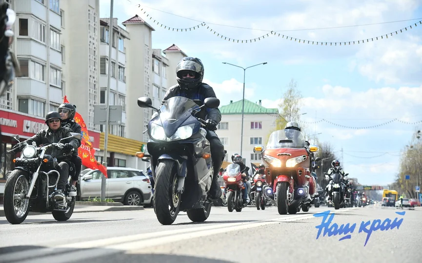 Первый сезон на своём байке, 26 лет вместе и помощь больному ребёнку — открытие мотосезона в Барановичах