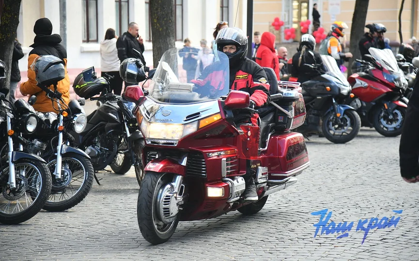 Первый сезон на своём байке, 26 лет вместе и помощь больному ребёнку — открытие мотосезона в Барановичах