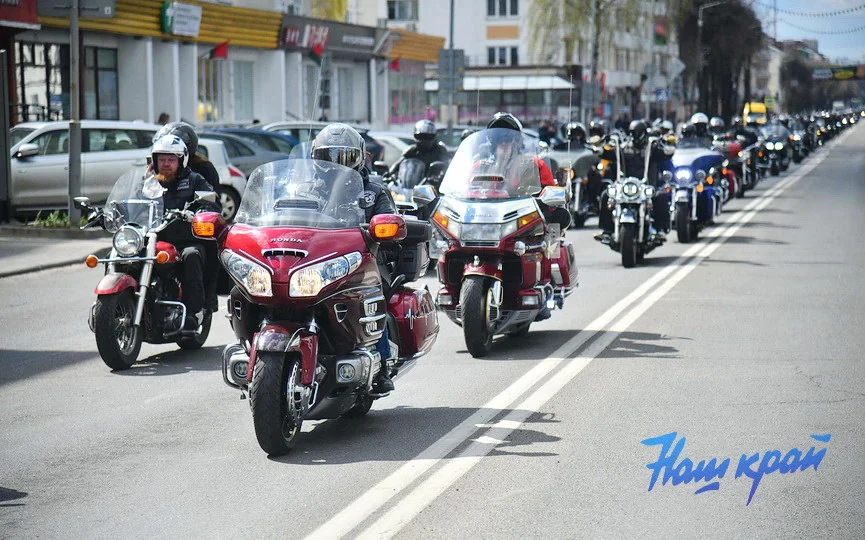 Первый сезон на своём байке, 26 лет вместе и помощь больному ребёнку — открытие мотосезона в Барановичах