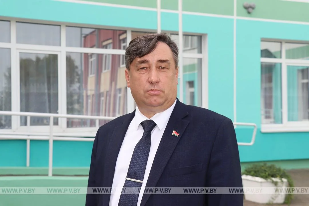 Сейф, боксы и видеонаблюдение: как Парохонская школа Пинского района хранит телефоны учеников